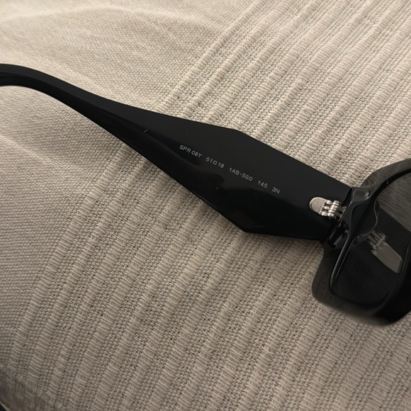 Prada oversized rectangular-frame sunglasses - Picture 6 of 6